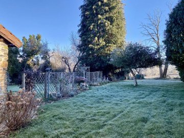 cd43ee8c361738b651597c75db25ddefefe0c8b9d8403