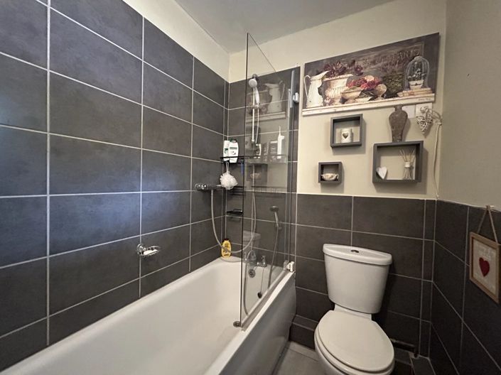 Image No.7-Maison de 2 chambres à vendre à Brux