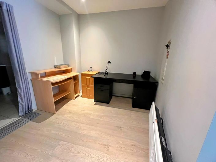 Image No.10-3 Bed House for sale