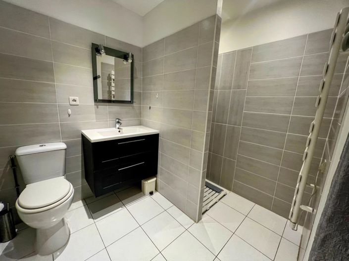 Image No.8-3 Bed House for sale