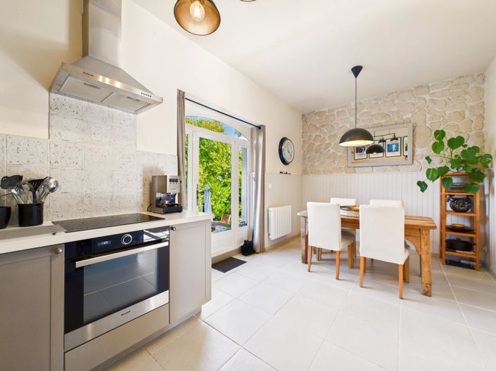 Image No.8-2 Bed House for sale