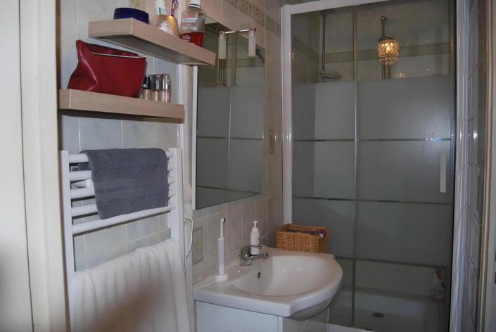 Image No.9-3 Bed House for sale