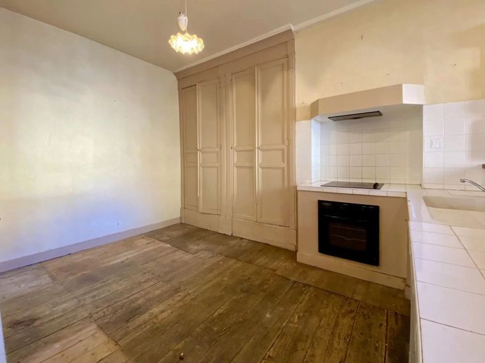 Image No.7-4 Bed Village House for sale