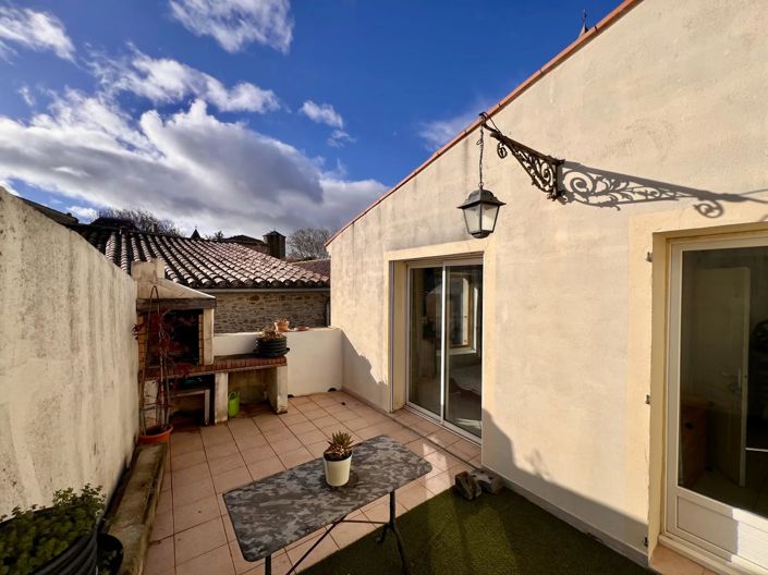 Image No.11-3 Bed House for sale