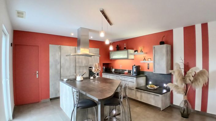 Image No.12-4 Bed House for sale