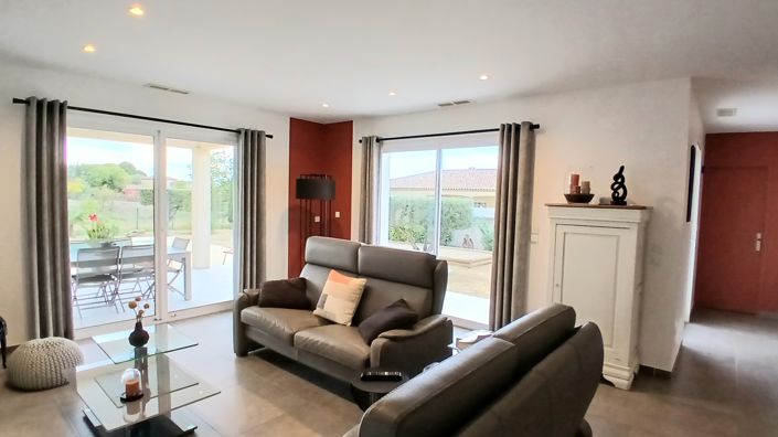 Image No.8-4 Bed House for sale