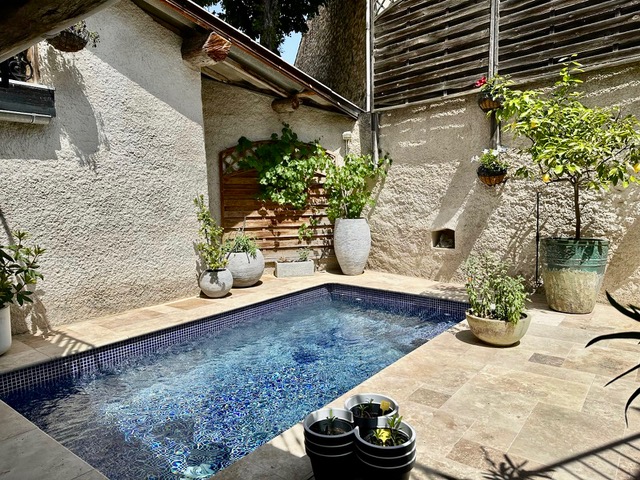 Image No.2-4 Bed House for sale