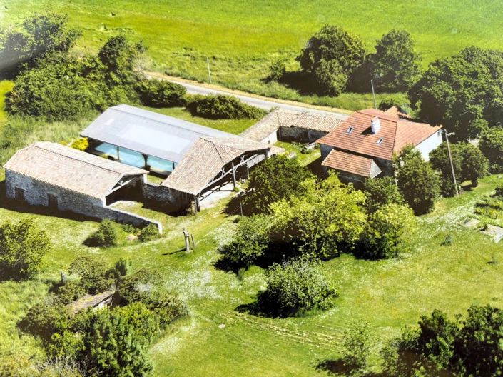 Image No.1-4 Bed Farmhouse for sale