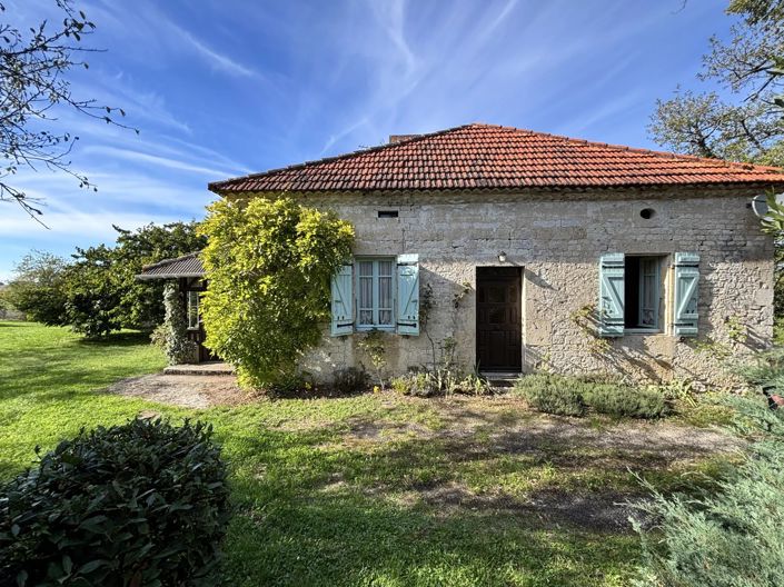 Image No.15-4 Bed Farmhouse for sale