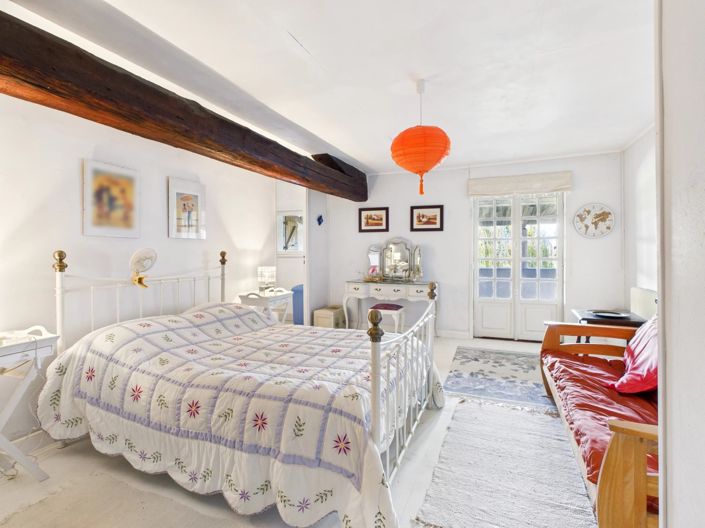 Image No.9-5 Bed House for sale