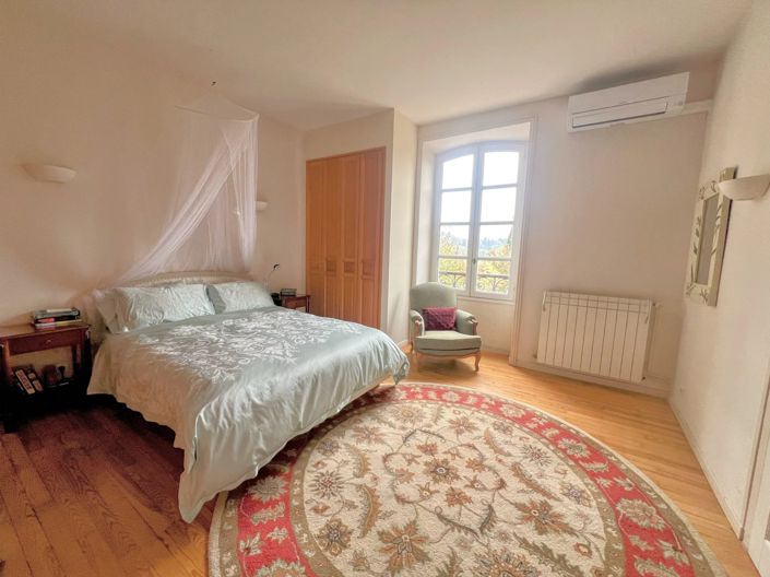 Image No.11-3 Bed House for sale