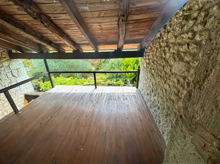 Image No.8-8 Bed House for sale