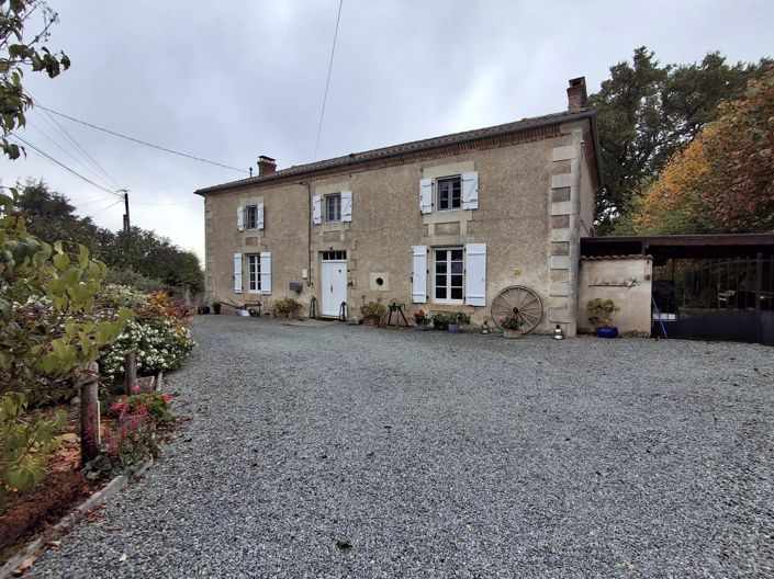 Image No.1-Maison de 4 chambres à vendre à Val-d'Oire-et-Gartempe