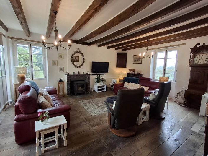 Image No.12-4 Bed House for sale