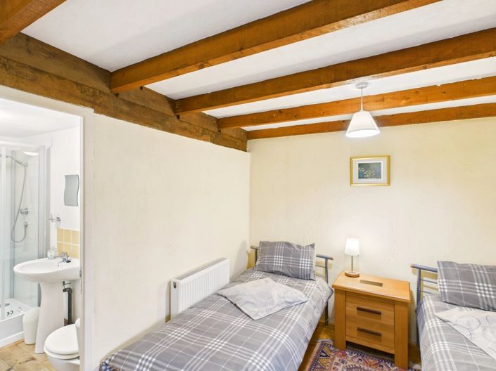 Image No.14-7 Bed House for sale