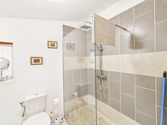 Image No.15-7 Bed House for sale