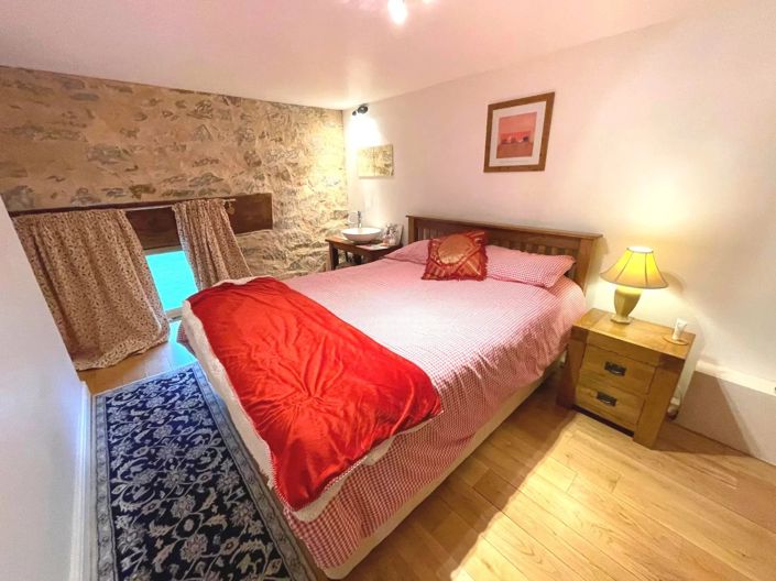 Image No.8-7 Bed House for sale