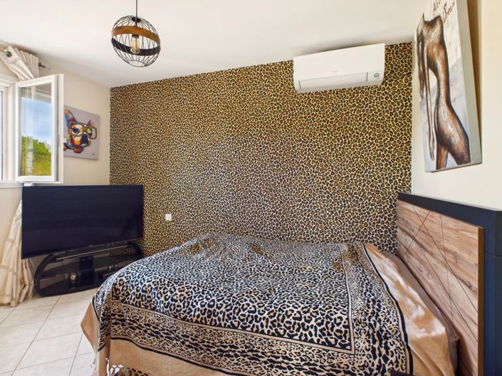 Image No.12-4 Bed House for sale