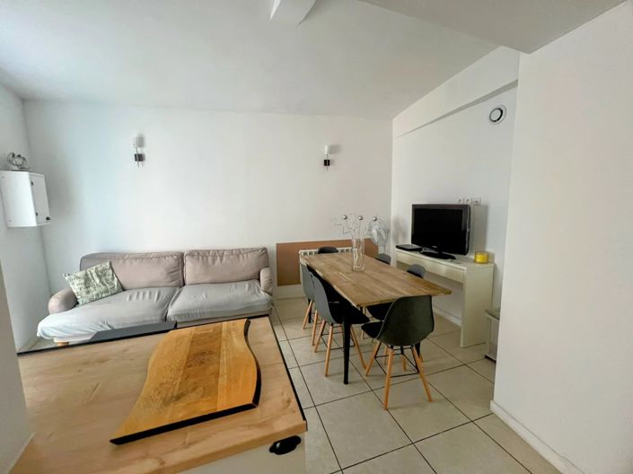 Image No.2-4 Bed House for sale