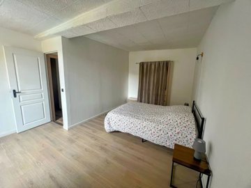 ec40453c5fdef4368445bb209357f15fc3f7bbcb94192