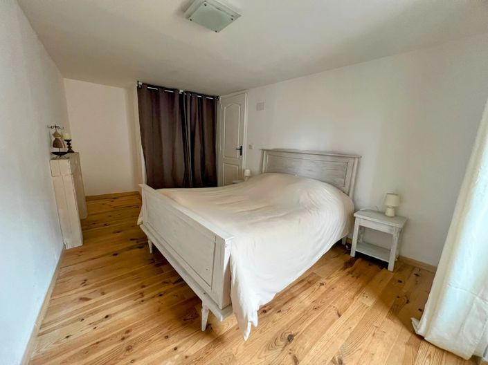 Image No.9-4 Bed House for sale