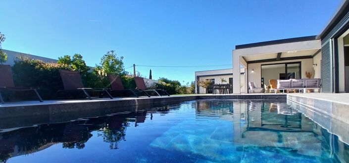 Image No.2-4 Bed House for sale