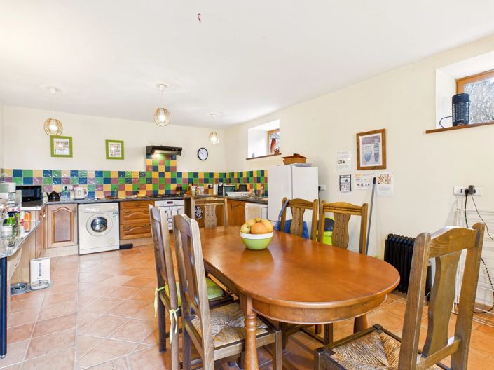 Image No.11-13 Bed Village House for sale