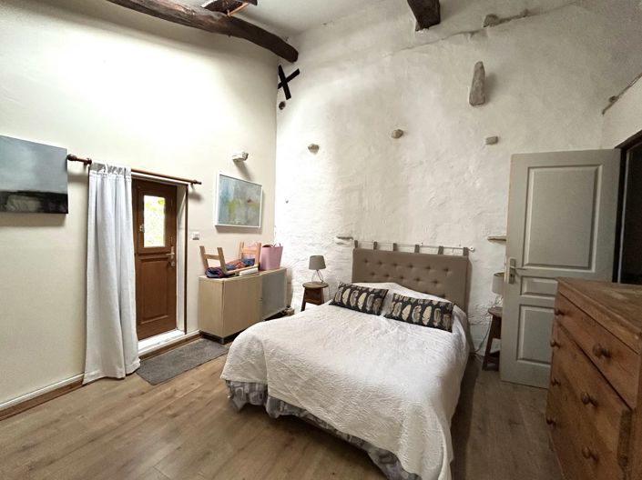 Image No.6-13 Bed Village House for sale