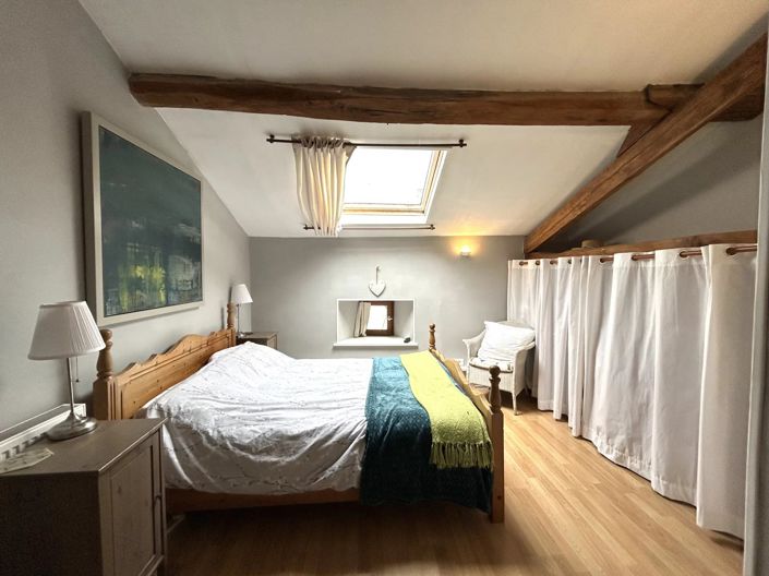 Image No.7-13 Bed Village House for sale