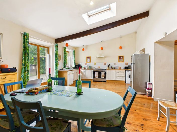 Image No.8-13 Bed Village House for sale