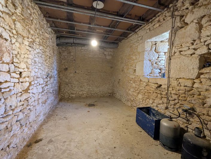 Image No.12-2 Bed House for sale