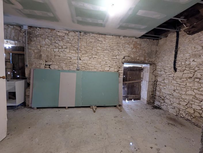 Image No.13-2 Bed House for sale