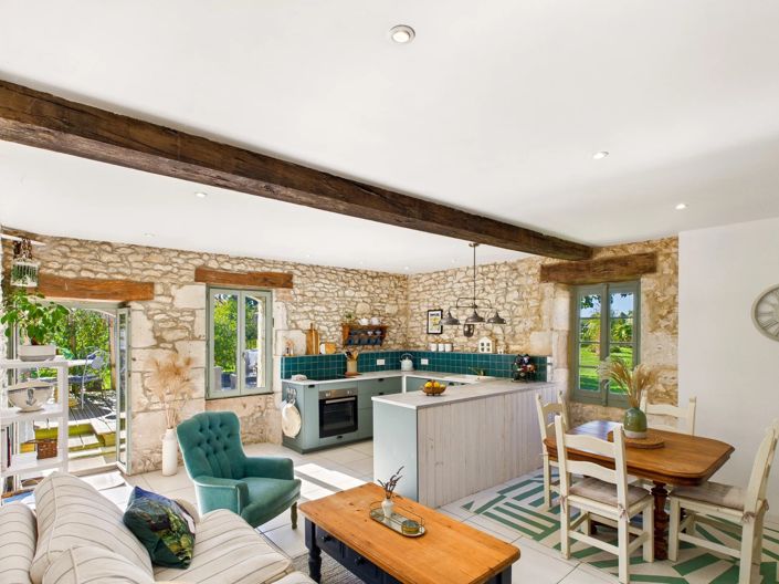 Image No.11-6 Bed House for sale