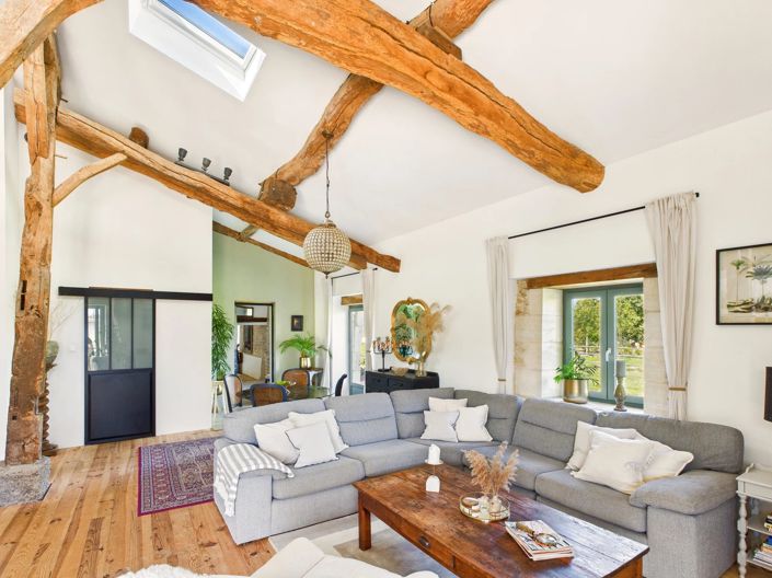 Image No.5-6 Bed House for sale