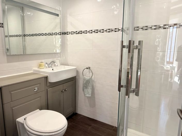 Image No.12-3 Bed House for sale