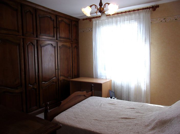 Image No.8-6 Bed Village House for sale