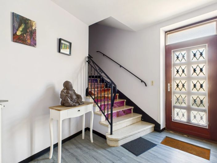 Image No.10-7 Bed House for sale