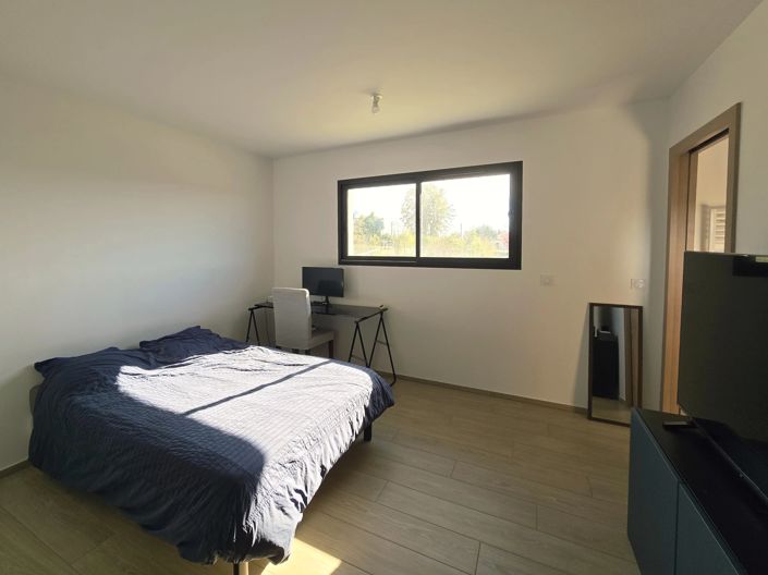 Image No.11-4 Bed House for sale