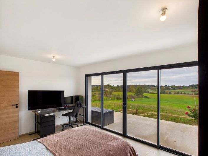 Image No.13-4 Bed House for sale