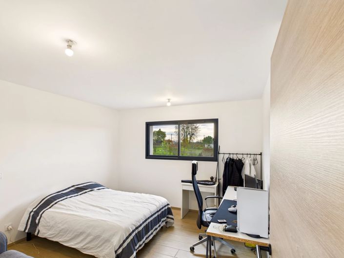 Image No.14-4 Bed House for sale