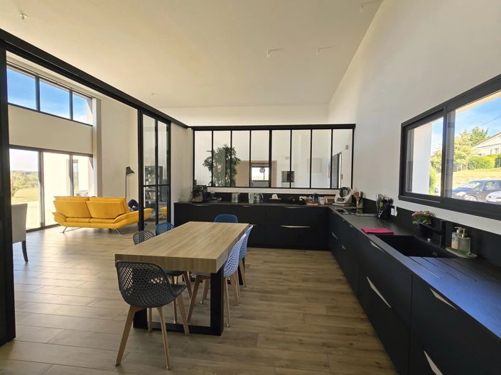 Image No.3-4 Bed House for sale