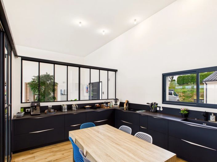 Image No.3-4 Bed House for sale