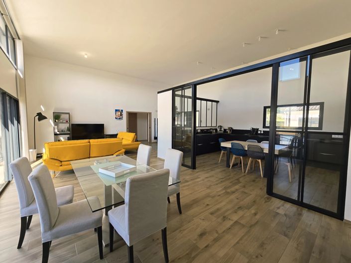 Image No.4-4 Bed House for sale