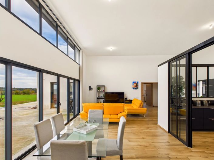 Image No.6-4 Bed House for sale