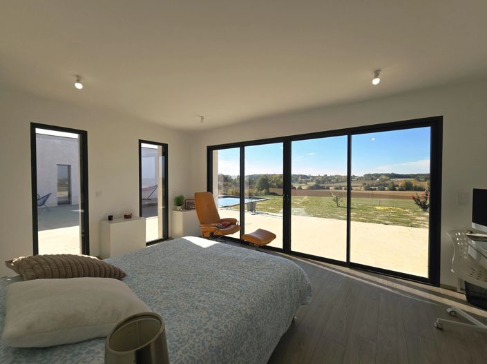 Image No.6-4 Bed House for sale