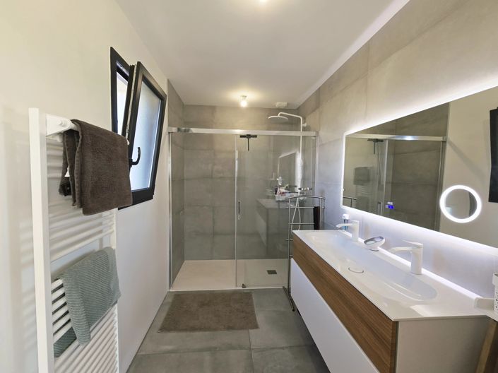 Image No.7-4 Bed House for sale