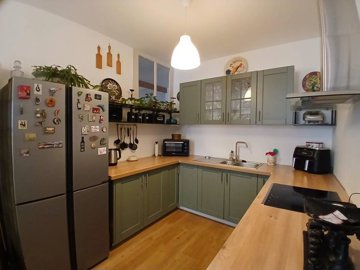 fb7d80e1d74dad33a85c1c61461478881e20894b94192