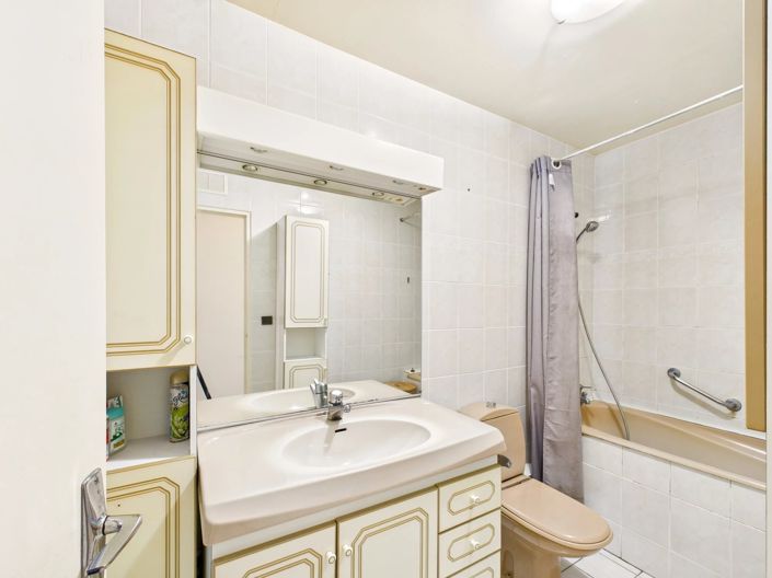 Image No.11-3 Bed House for sale