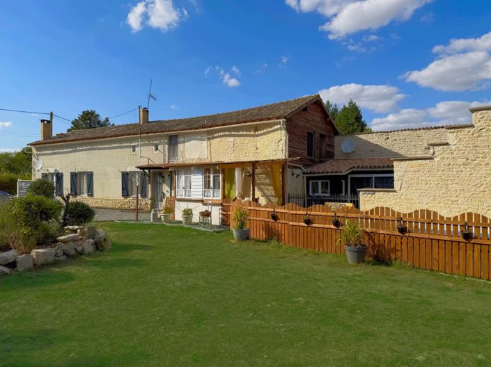 Image No.1-Maison de 4 chambres à vendre à Deux-Sevres