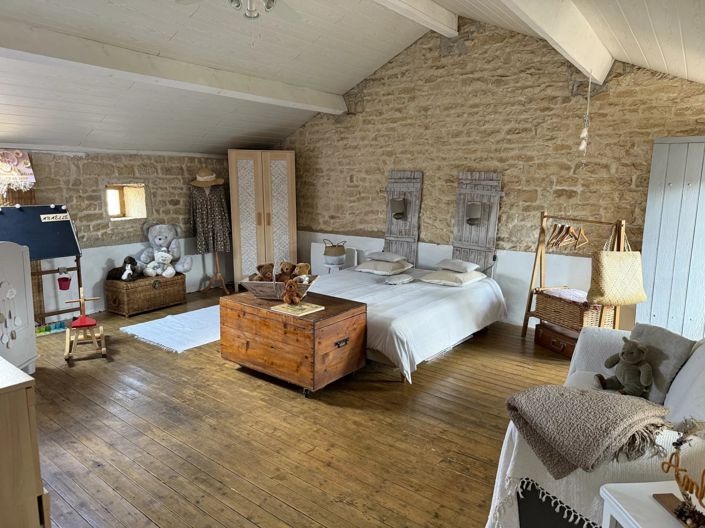 Image No.12-4 Bed House for sale